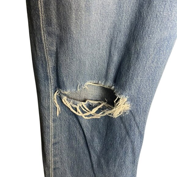 Levi's Women's 31x28 Wedgie Straight Leg‎ Jeans Distressed Mom Denim Trendy - Picture 3 of 10